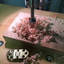 Making a jig for the sewing machine hinge mortises