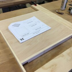Assembling the pull-out trays